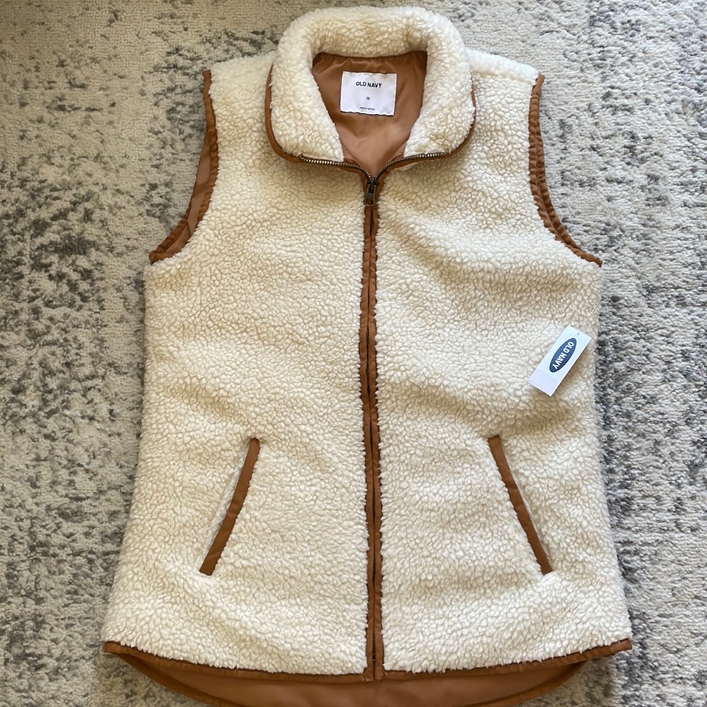 Never worn! Old Navy Vest.